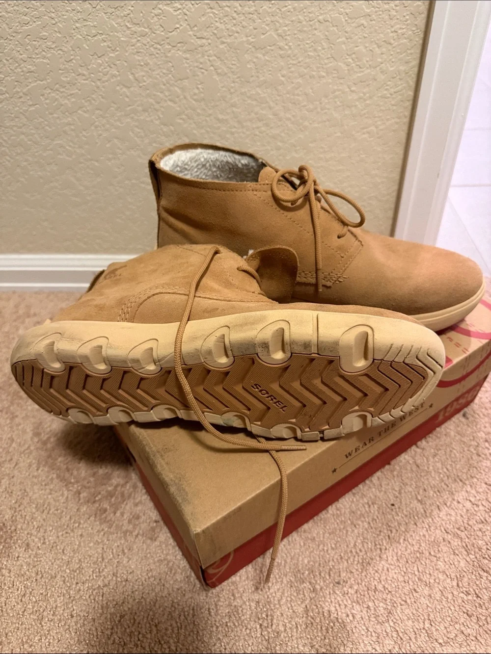 Men's Sorel size 11 Suede Chukka Boots in Chestnut Brown